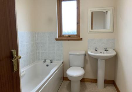 1 bedroom Flat to let in Wards Court, Elgin, Moray, IV30