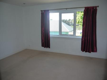 2 bedroom Flat to let in North Street, Elgin, Moray, IV30