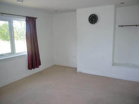 2 bedroom Flat to let in North Street, Elgin, Moray, IV30