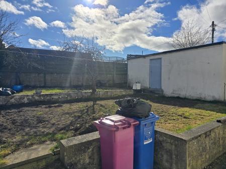 2 bedroom Flat to let in North Street, Elgin, Moray, IV30