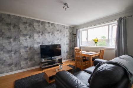 2 bedroom Flat to let in Bailies Drive, Elgin, Moray, IV30