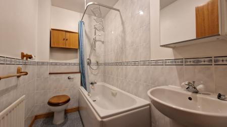 2 bedroom Flat to let in Marina Quay, Lossiemouth, Moray, IV31