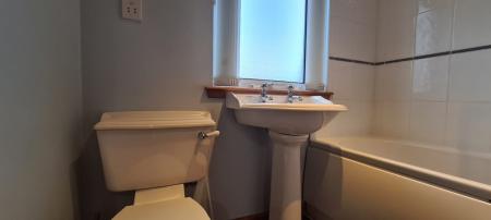2 bedroom Flat to let in Ashgrove Square, Elgin, Moray, IV30
