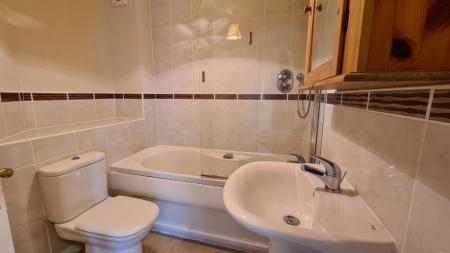 2 bedroom Flat to let in Knockomie Rise, Forres, Moray, IV36