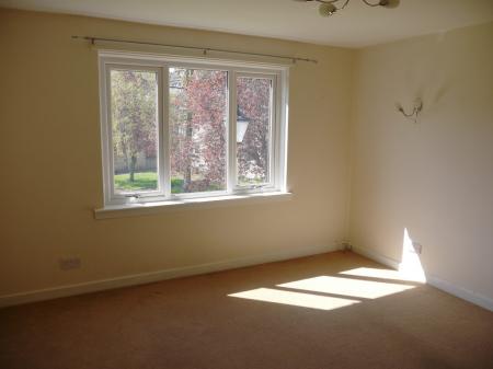1 bedroom Flat to let in Masonic Close, Elgin, Moray, IV30