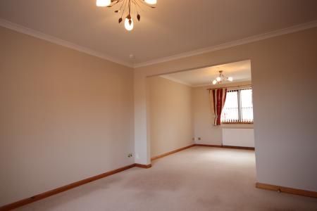 3 bedroom Terraced House to let in Springfield Drive, Elgin, Moray, IV30