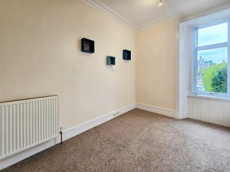 3 bedroom Flat to let in Grant Street, Elgin, Moray, IV30