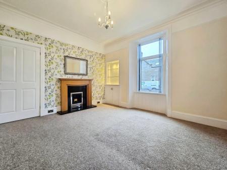 3 bedroom Flat to let in Grant Street, Elgin, Moray, IV30