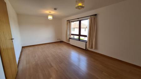 2 bedroom Flat to let in Ashgrove Place, Elgin, Moray, IV30