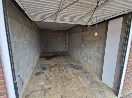 2 bedroom Apartment for sale in Swallow Close, Wellingborough, NN8