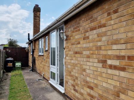 2 bedroom Bungalow for sale in Burton Road, Finedon