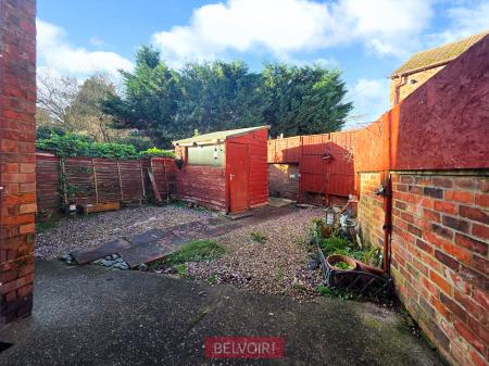 2 bedroom Terraced House for sale in Poplar Street, Wellingborough, NN8