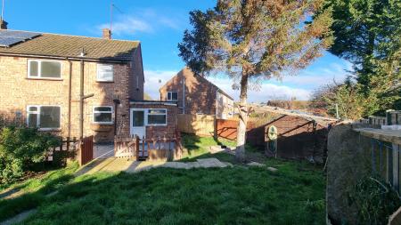 2 bedroom Semi-detached house to let in Edinburgh Road, Wellingborough, NN8
