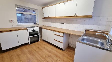 2 bedroom Semi-detached house to let in Edinburgh Road, Wellingborough, NN8