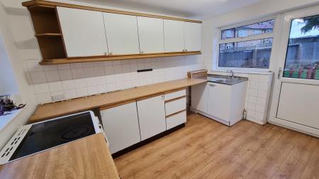 2 bedroom Semi-detached house to let in Edinburgh Road, Wellingborough, NN8