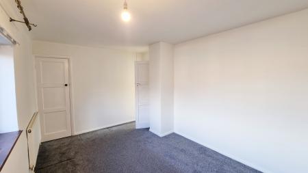 2 bedroom Semi-detached house to let in Edinburgh Road, Wellingborough, NN8