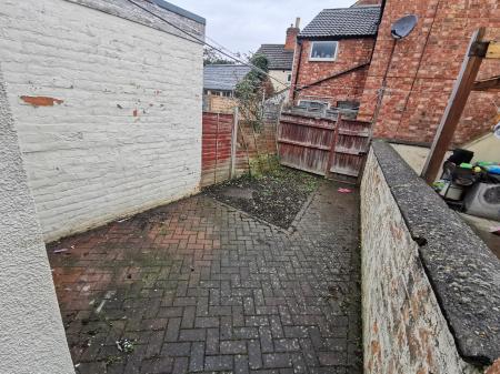 2 bedroom Terraced House to let in Great Park Street, Wellingborough, NN8