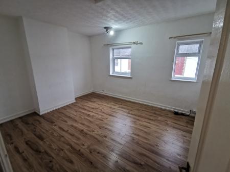 2 bedroom Terraced House to let in Great Park Street, Wellingborough, NN8