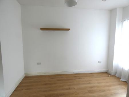 1 bedroom Flat to let in High Street, Finedon, NN9