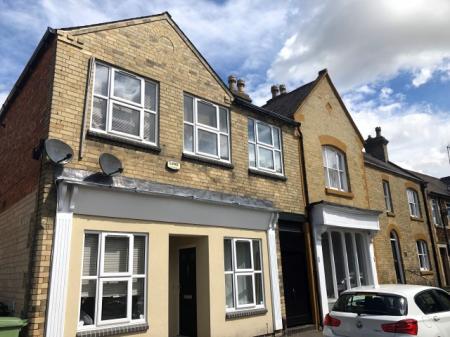 1 bedroom Flat to let in High Street, Finedon, NN9