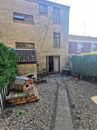 1 bedroom House share to let in Snowbell Square, Northampton, NN3