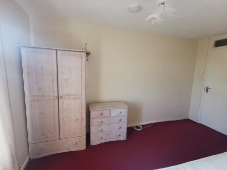 1 bedroom House share to let in Snowbell Square, Northampton, NN3