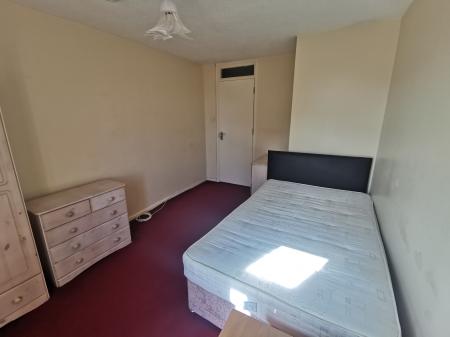 1 bedroom House share to let in Snowbell Square, Northampton, NN3