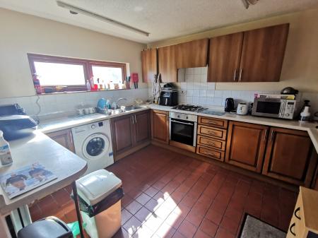 1 bedroom House share to let in Snowbell Square, Northampton, NN3