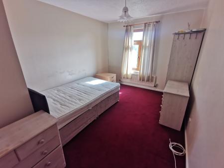 1 bedroom House share to let in Snowbell Square, Northampton, NN3