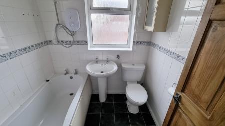 3 bedroom Detached house to let in Thorpe Close, Wellingborough, NN8