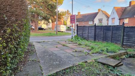 2 bedroom Semi-detached house to let in Priory Road, Wellingborough, NN8