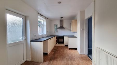 2 bedroom Semi-detached house to let in Priory Road, Wellingborough, NN8
