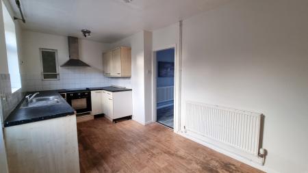 2 bedroom Semi-detached house to let in Priory Road, Wellingborough, NN8