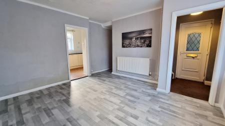 2 bedroom Semi-detached house to let in Priory Road, Wellingborough, NN8