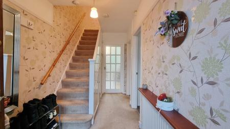 3 bedroom Terraced House to let in Hillside Road, Wellingborough, NN8