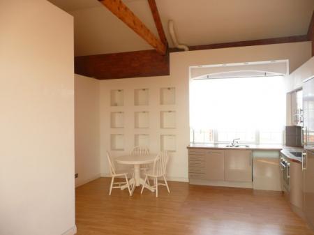 2 bedroom Flat to let in Mill Road, Wellingborough, NN8