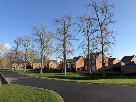 3 bedroom Terraced House to let in Roseburn Court, Biddenham, Bedford