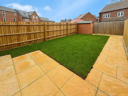 3 bedroom Terraced House to let in Roseburn Court, Biddenham, Bedford