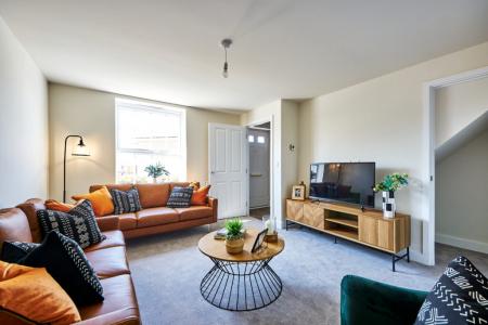 3 bedroom Terraced House to let in Roseburn Court, Biddenham, Bedford