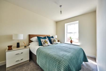 3 bedroom Terraced House to let in Roseburn Court, Biddenham, Bedford