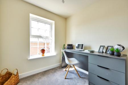 3 bedroom Terraced House to let in Roseburn Court, Biddenham, Bedford