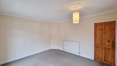 3 bedroom Terraced House to let in Cromwell Road, Rushden, NN10