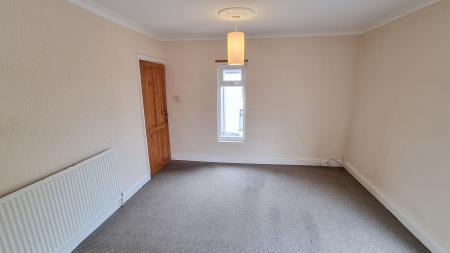 3 bedroom Terraced House to let in Cromwell Road, Rushden, NN10