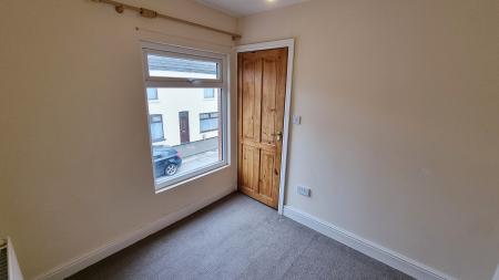 3 bedroom Terraced House to let in Cromwell Road, Rushden, NN10