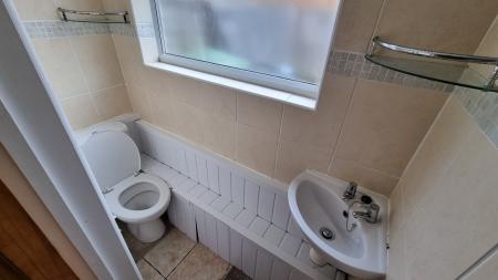 3 bedroom Terraced House to let in Cromwell Road, Rushden, NN10