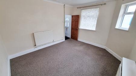 3 bedroom Terraced House to let in Cromwell Road, Rushden, NN10