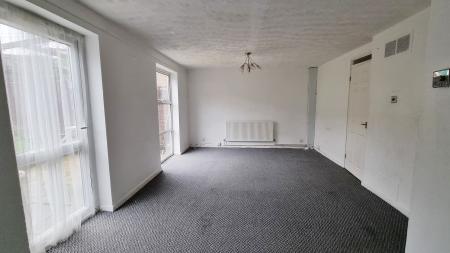 3 bedroom Terraced House to let in Nightingale Lane, Wellingborough, NN8