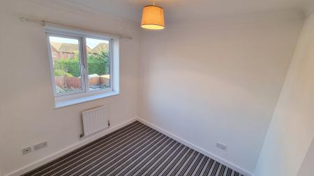 2 bedroom Semi-detached house to let in Chatsworth Drive, Wellingborough, NN8