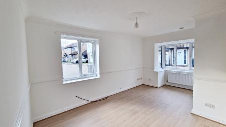 2 bedroom Semi-detached house to let in Chatsworth Drive, Wellingborough, NN8