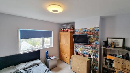 3 bedroom Semi-detached house for sale in Bedford Road, Rushden, Northamptonshire